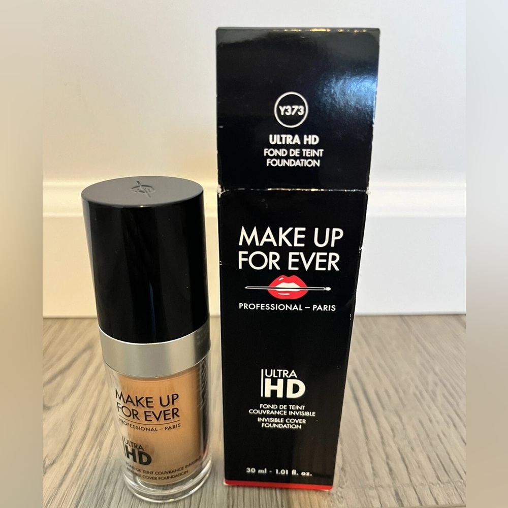 Make up for Ever Ultra Hd Invisible Cover
Foundation Y373